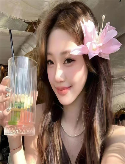 《闪恋成瘾》色彩运用精准解析：色调选择与情绪表达分析