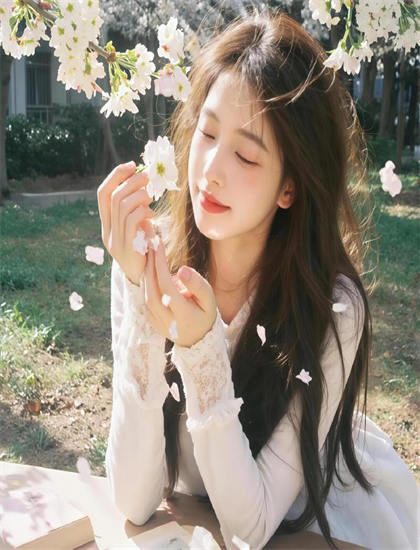 观影宝典：《春花开》的理解象征意义与隐喻手法 助你获得专业视角